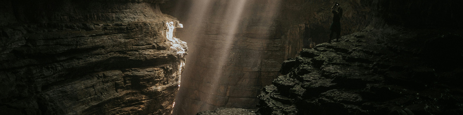 Cover: God verlost ín moeilijkheden